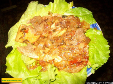 Тушеный говяжий язык с овощами
