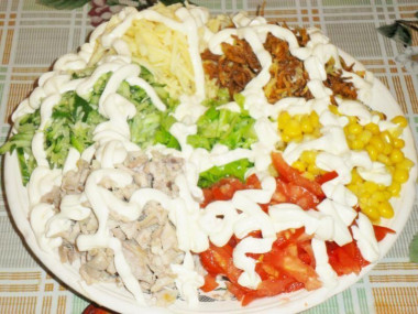 Салат Королевский с курицей и кукурузой