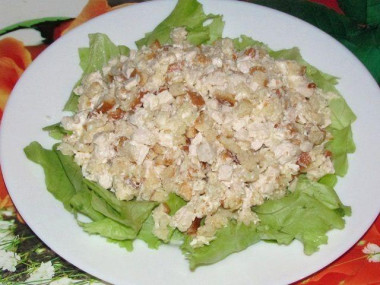 Салат сухарный