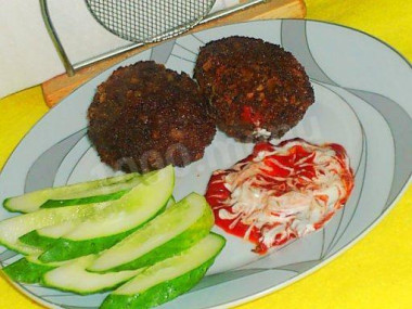 Котлеты с фаршем и картошкой в панировочных сухарях