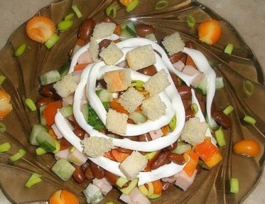 Салат Хрустик с фасолью