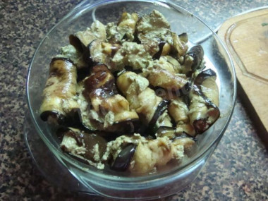 Канапе из баклажан с ореховым соусом