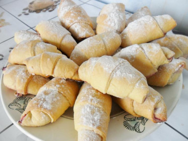Рогалики с вишней