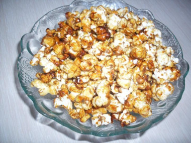 Попкорн с карамелью