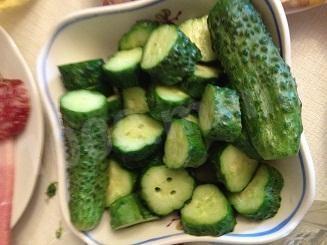Малосольные огурцы с сахаром сухой способ