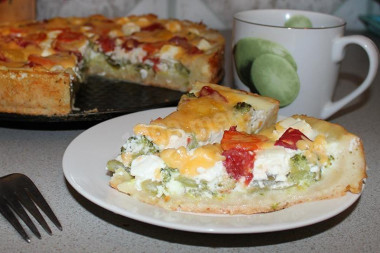 Киш с брокколи и сыром Фета
