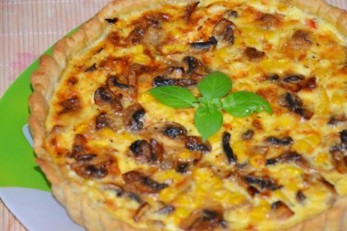 Французский пирог киш с курицей и грибами