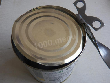 Рецепт - Шпроты под шубой - Шаг 8 -  Теперь берем банку