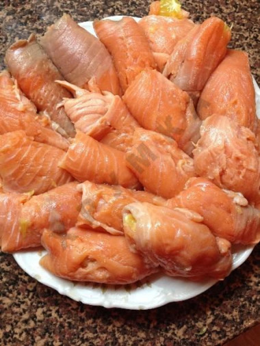 Рецепт - Рулетики из форели с апельсинами - Шаг 9 -  Получается вот так