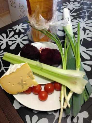 Рецепт - Салат быстрый овощной - Шаг 1 - Приготовили необходимые продукты