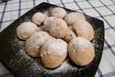 Шарики из ананасов