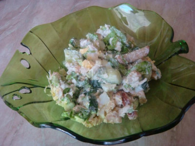 Рецепт - Салат Цезарь Fusion - Шаг 7 -  Подавать тут же,чтобы сухари не размокли и оставались хрустящими.