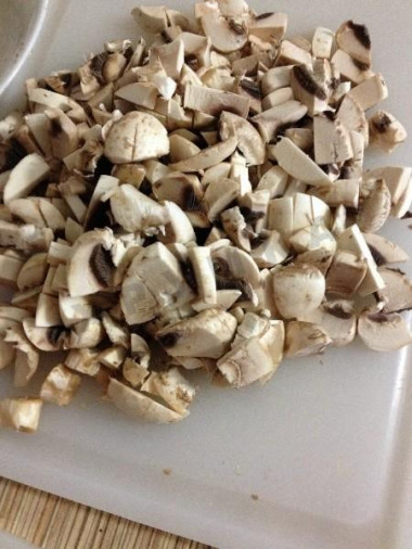 Рецепт - Салат белковый Энергия - Шаг 2 -  Порезать грибы