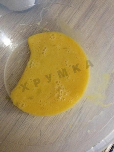 Рецепт - Салат белковый Энергия - Шаг 3 -  Взбить яйца