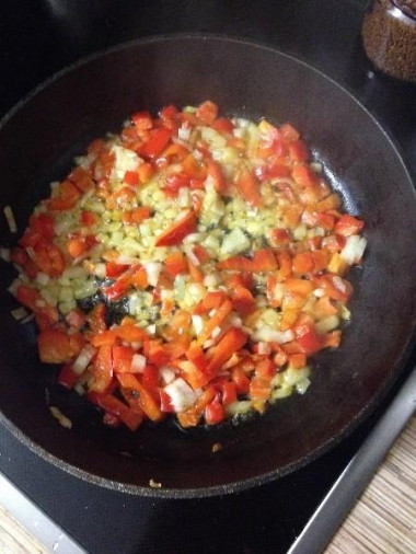 Рецепт - Салат белковый Энергия - Шаг 7 -  Обжарить овощи до золотистого цвета