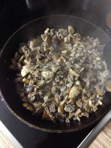 Рецепт - Салат белковый Энергия - Шаг 8 -  Затем отдельно обжариваем грибы