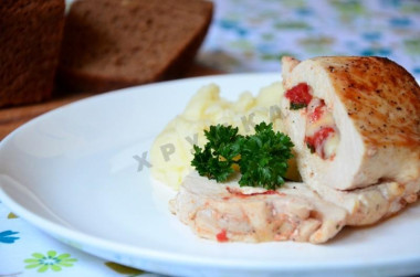 Куриное филе с помидорами моцареллой в духовке