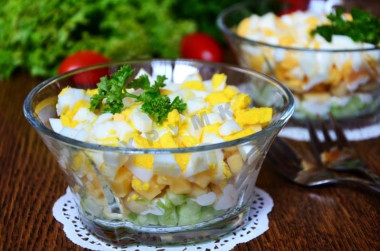 Салат с маринованными шампиньонами и сыром
