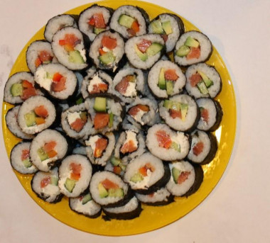 Домашние роллы и нигири суши