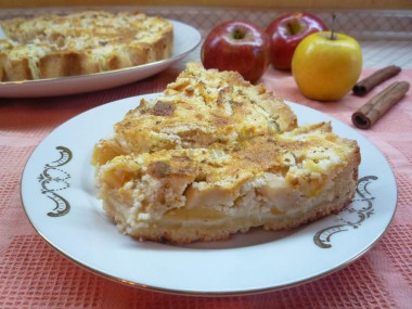 Быстрый яблочный пирог с творожной заливкой