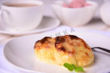 Сырники с кокосовой стружкой и сгущенным молоком