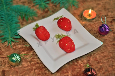 Закуска с сельдью Клубнички