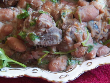 тушенная баранина с фасолью