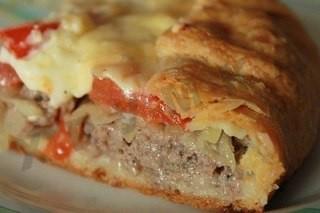 Открытый мясной пирог с картофельным тестом
