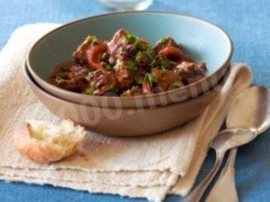 Тушеная свинина с рыбным соусом и жженым сахаром