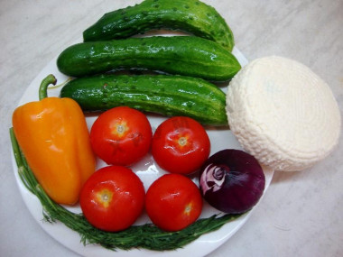 Рецепт - Салат с адыгейским сыром - Шаг 1 - Все овощи моем