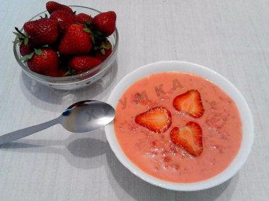 Клубника со сметаной десерт