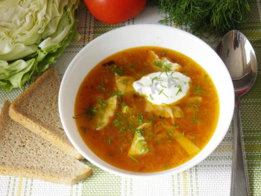 Щи из молодой капусты с курицей