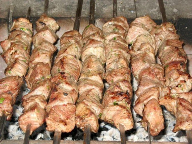 Шашлык из говядины с салом сочный