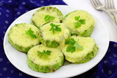 Кабачки запечённые с сыром в мультиварке