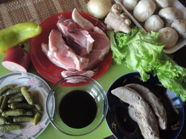 Рецепт - Салат Фаворит с говяжьим языком, ветчиной и говядиной - Шаг 1 - Подготовим основные ингредиенты.