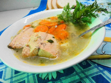 Рыбный суп уха из кеты
