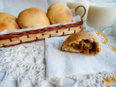 Дрожжевые пирожки с капустой и яйцом в духовке