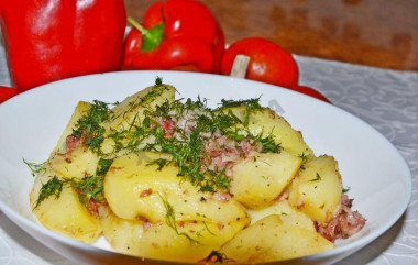 Картошка запеченная с сальтисоном в духовке