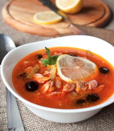 Солянка мясная сборная