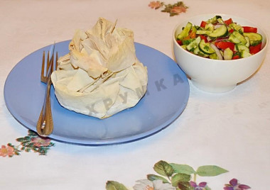 Мясное ассорти в мешочках из лаваша в духовке