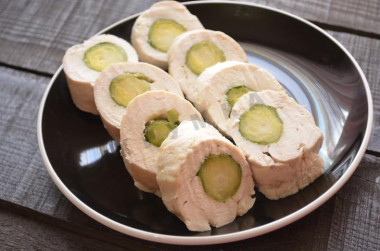 Паровой диетический рулет с брюссельской капустой