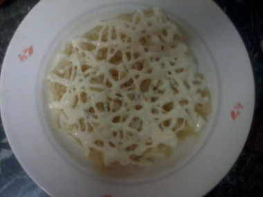 Рецепт - Салат Египетская пирамида - Шаг 3 -  Делаем майонезную сеточку.