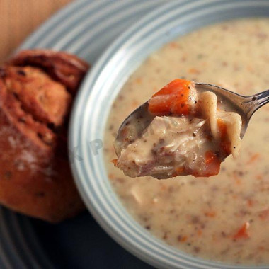 Куриный сливочный суп с овощами