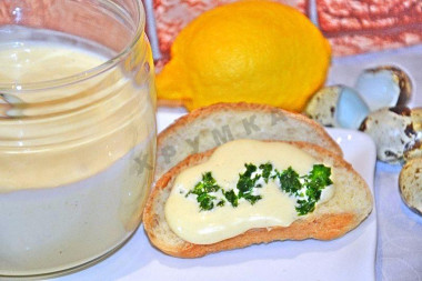 Майонез на перепелиных яйцах и оливковом масле в блендере