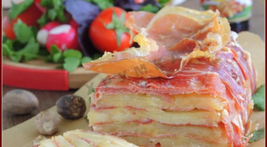 Картофельный мильфей с хамоном