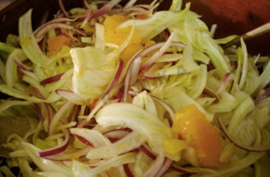 Салат с фенхелем красным луком и апельсинами