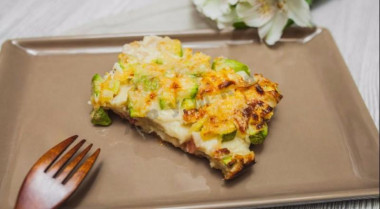 Торт из цуккини с беконом и сыром Пармезан