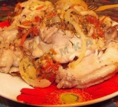 Курица в банке в собственном соку с томатами и перцем