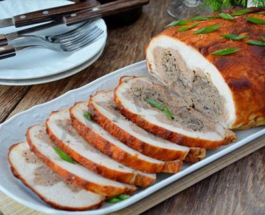 Курица фаршированная свининой грибами и фасолью