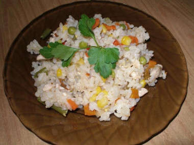 Ризотто с курицей и замороженными овощами